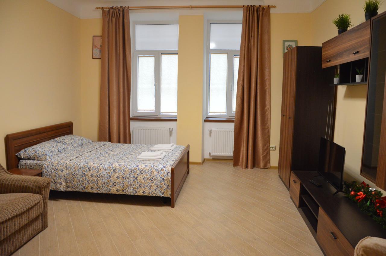 На Вулиці Льва Appartement Lviv Buitenkant foto