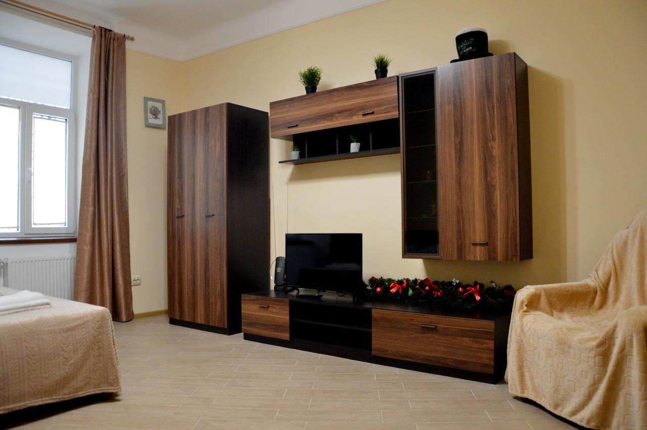 На Вулиці Льва Appartement Lviv Buitenkant foto