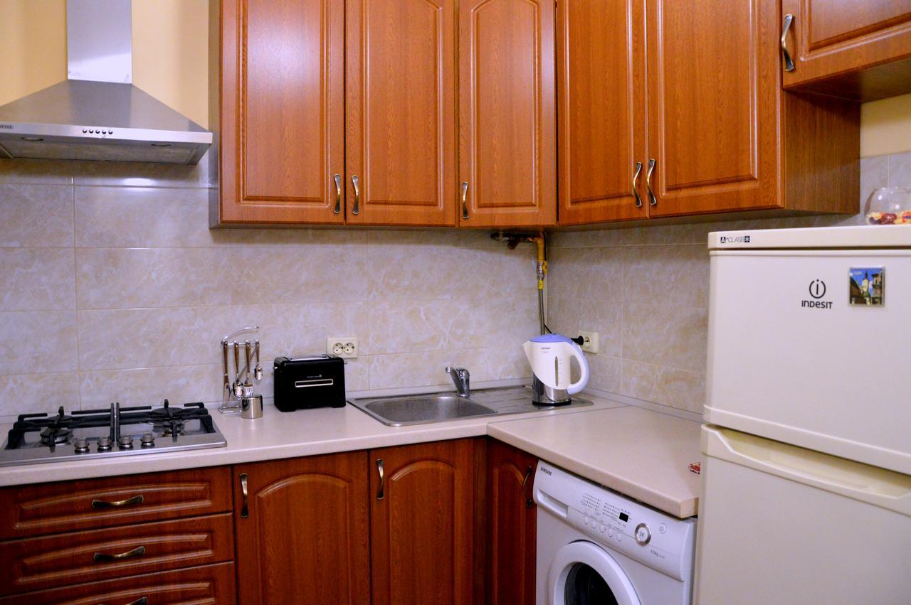 На Вулиці Льва Appartement Lviv Buitenkant foto